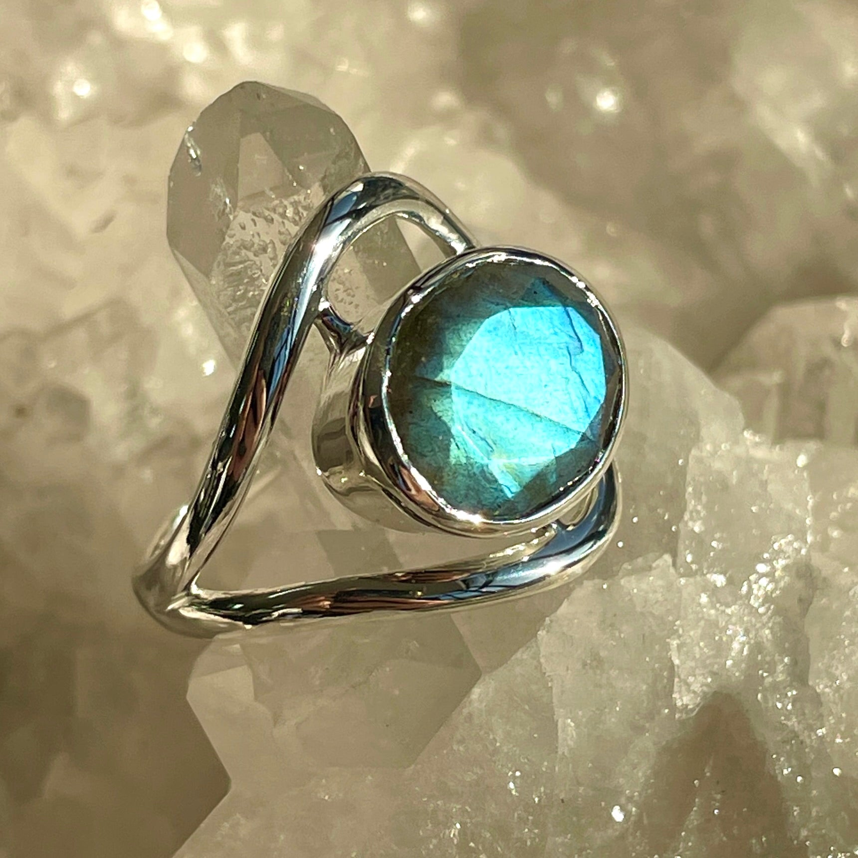 Labradorite Sterling Silver Ring - Sz8 SR1 Labradorite Sterling Silver Ring - Sz8 SR1